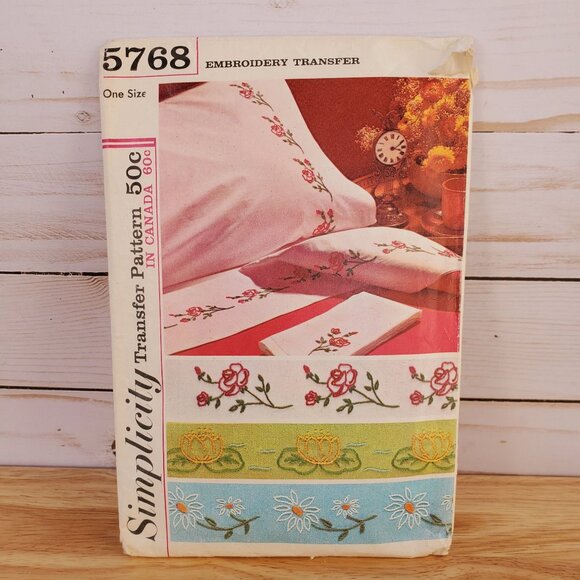 Simplicity 5768 VTG Embroidery Transfer Patterns Rose, Lily, Daisy Designs 1960s - Picture 1 of 7